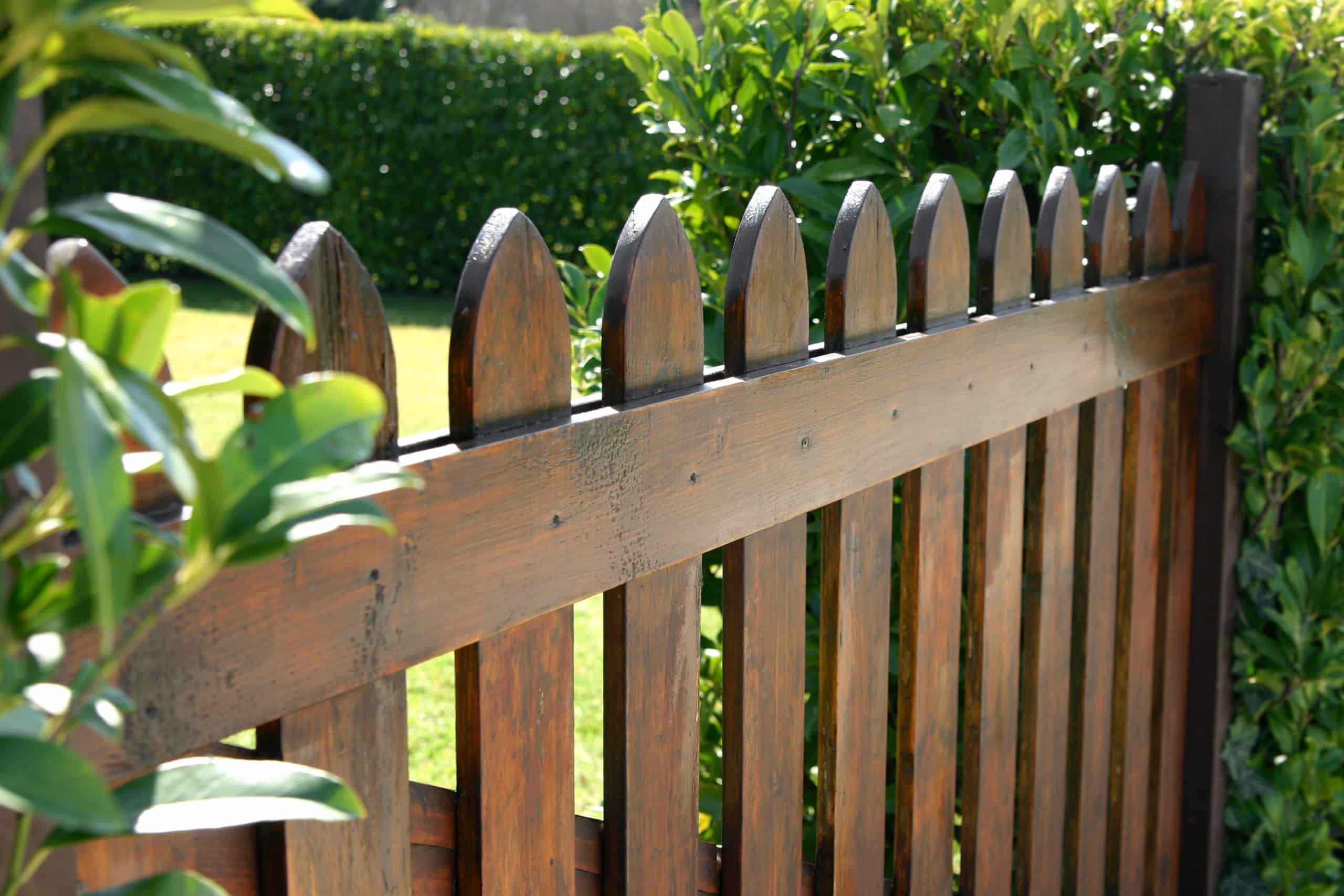Services 1 Wooden fence